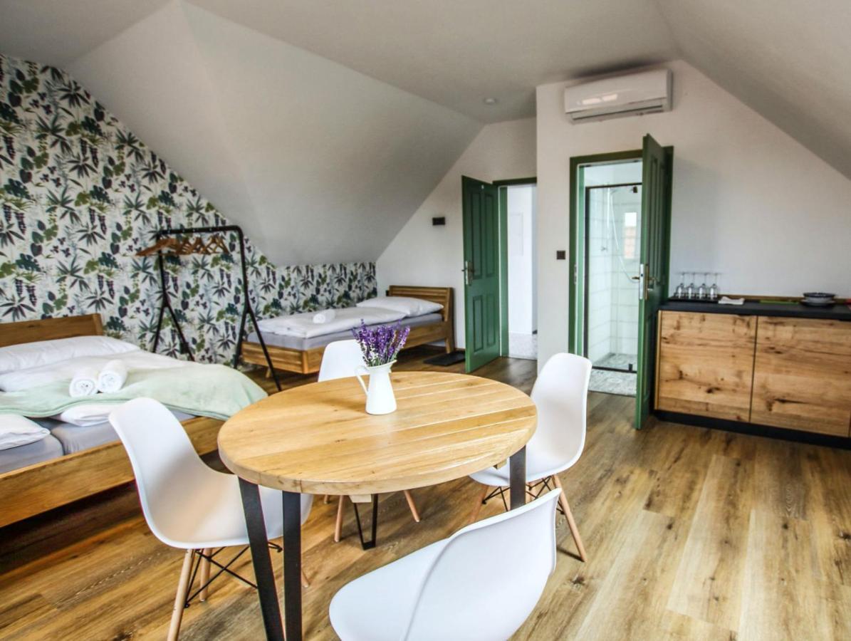 Penzion A Bistro Stary Kopec Znojmo Eksteriør billede